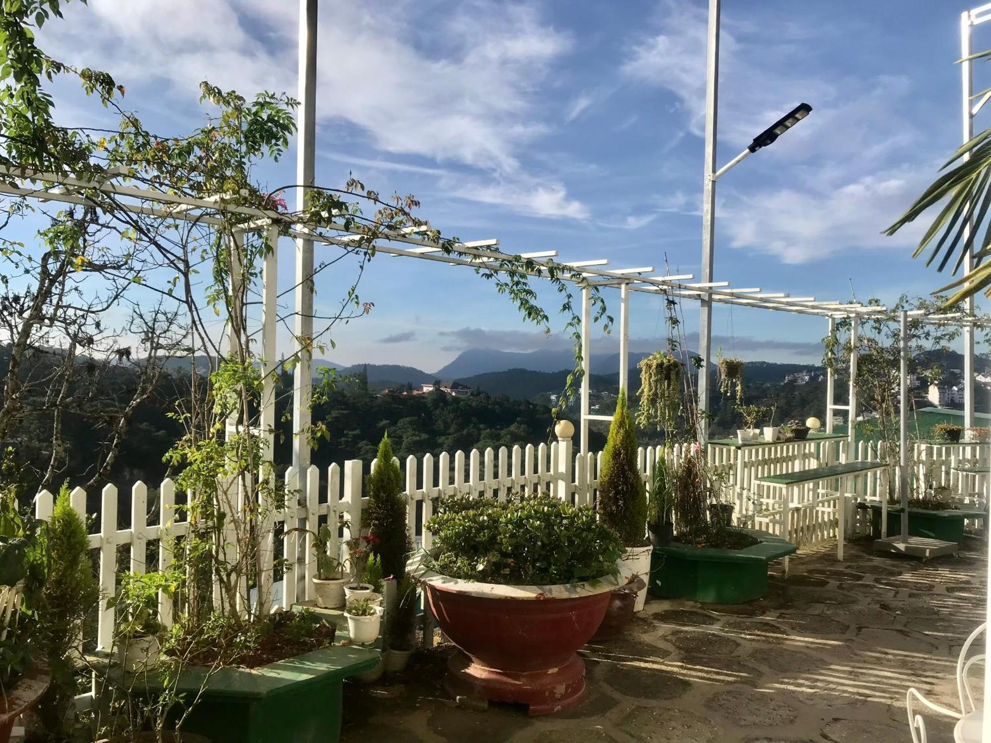 Lacami Dalat Hotel Exterior photo